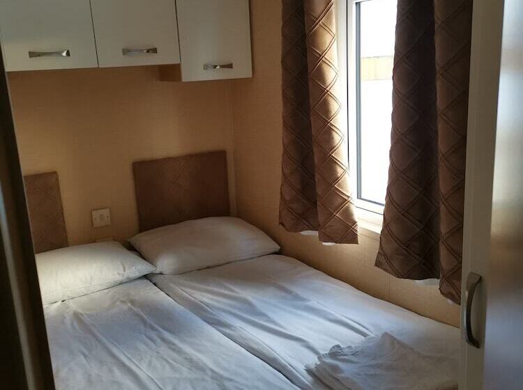 הוסטל Lundhøgda Camping Og Motell