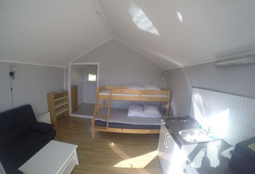 הוסטל Lundhøgda Camping Og Motell