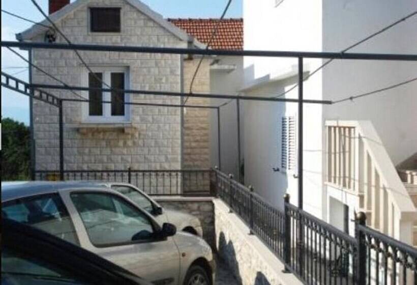 Apartments Adel   70 M From Beach