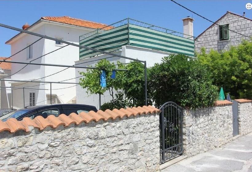 Apartments Adel   70 M From Beach
