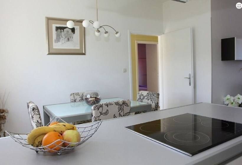 Apartments Adel   70 M From Beach