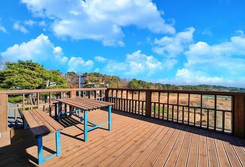 Gyeongju Hyu Plus Pension