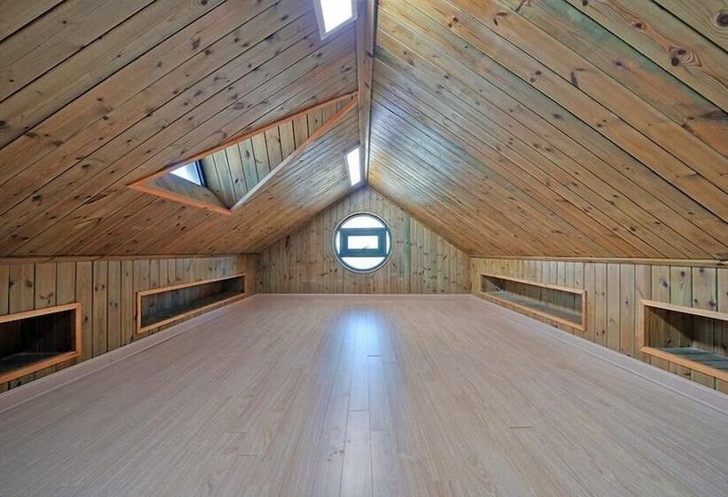 Gyeongju Hyu Plus Pension