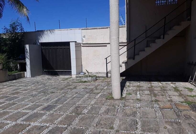 פונדק Pousada Beach House