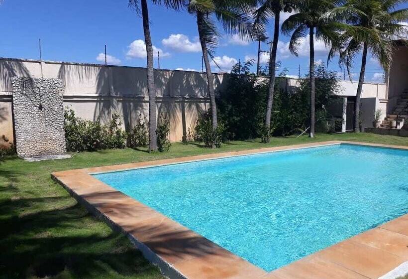 פונדק Pousada Beach House