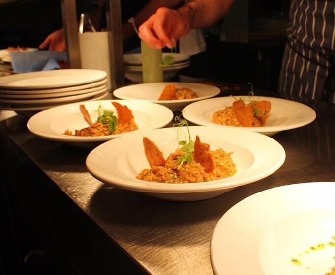 فندق فئة نجمة واحدة The Congresbury Arms