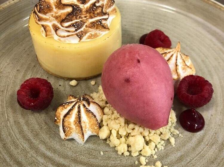 فندق فئة نجمة واحدة The Congresbury Arms