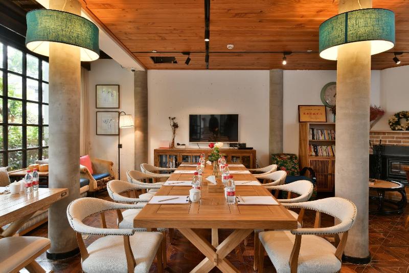 هتل Blossom Hill Inn · Shantang