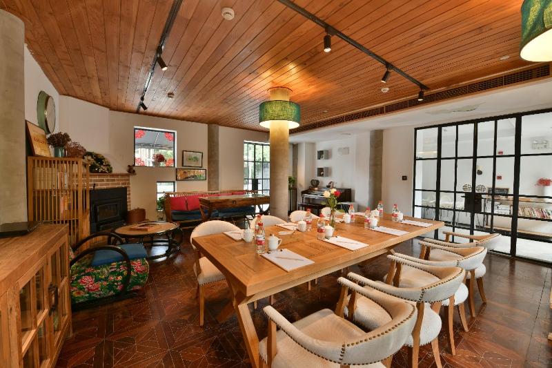 هتل Blossom Hill Inn · Shantang