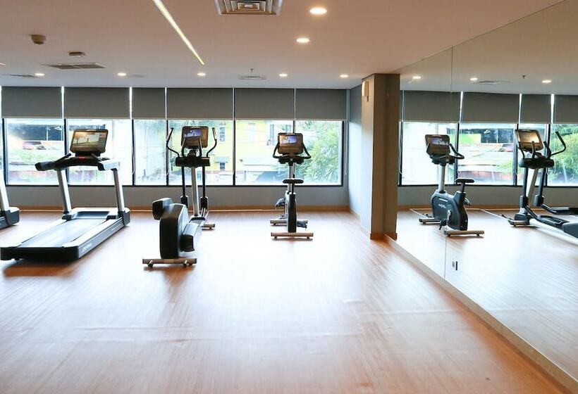 فندق Four Points By Sheraton Balikpapan