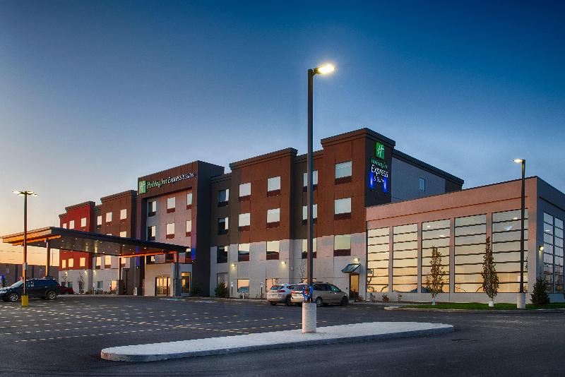 בית מלון כפרי Holiday Inn Express & Suites   North Battleford, An Ihg
