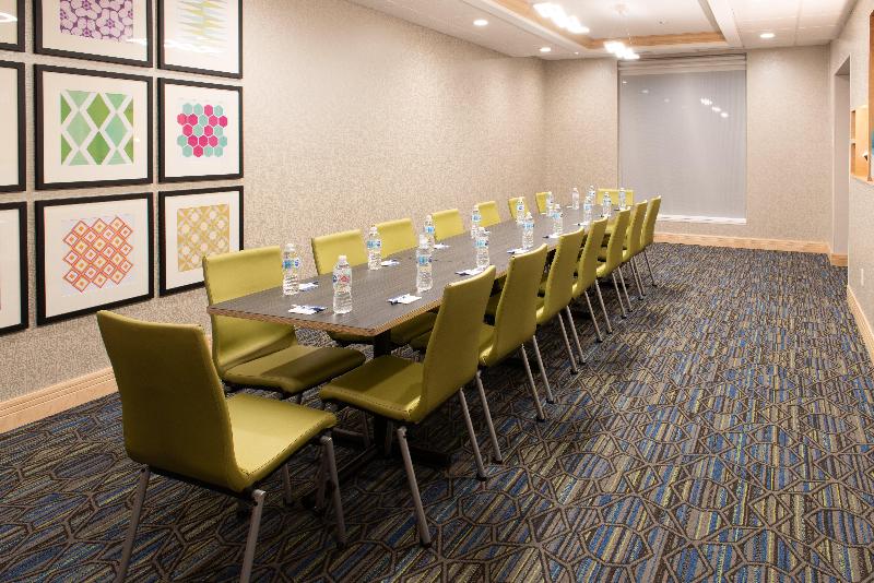 בית מלון כפרי Holiday Inn Express & Suites   North Battleford, An Ihg