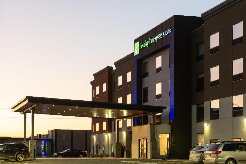 בית מלון כפרי Holiday Inn Express & Suites   North Battleford, An Ihg