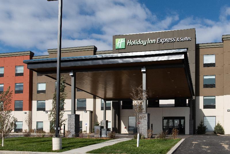 בית מלון כפרי Holiday Inn Express & Suites   North Battleford, An Ihg