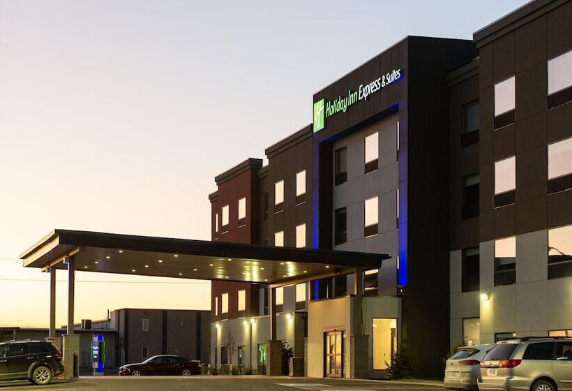 هتل Holiday Inn Express & Suites   North Battleford, An Ihg