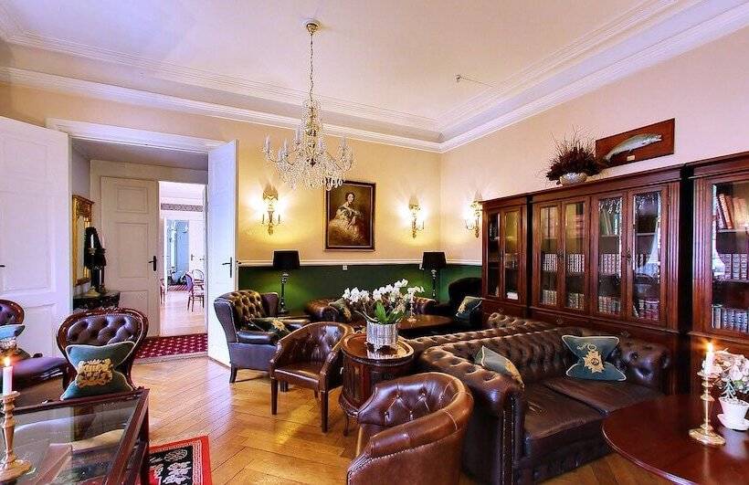 בית מלון כפרי Hvedholm Slots