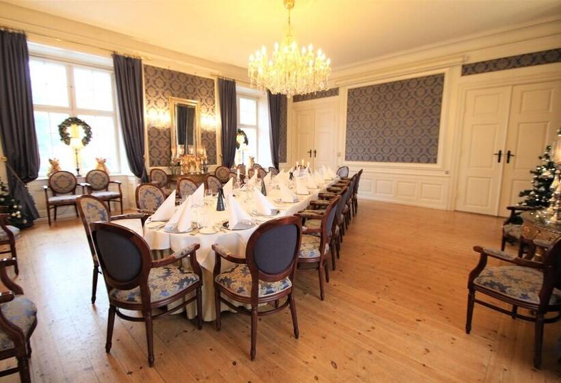 בית מלון כפרי Hvedholm Slots