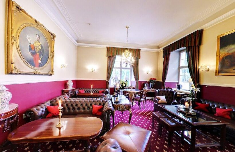 בית מלון כפרי Hvedholm Slots