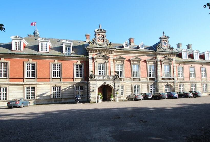 בית מלון כפרי Hvedholm Slots