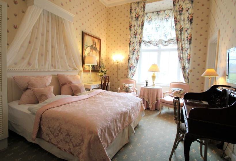 בית מלון כפרי Hvedholm Slots