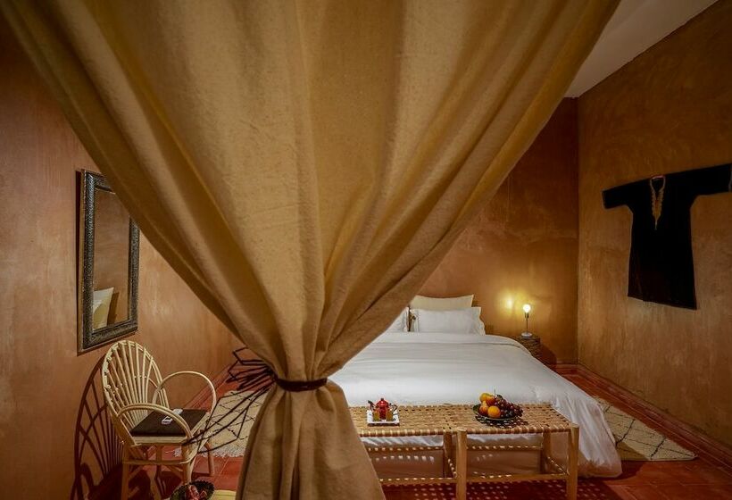 هتل Kasbah Sahara Services