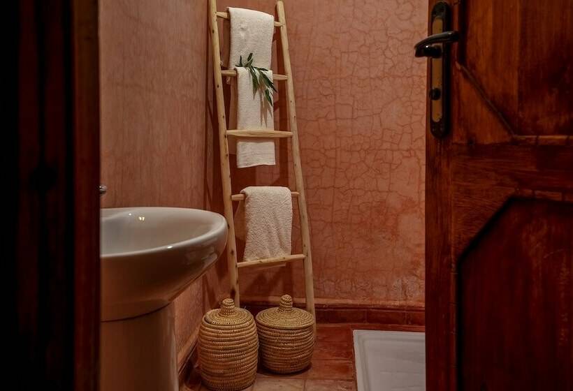 هتل Kasbah Sahara Services