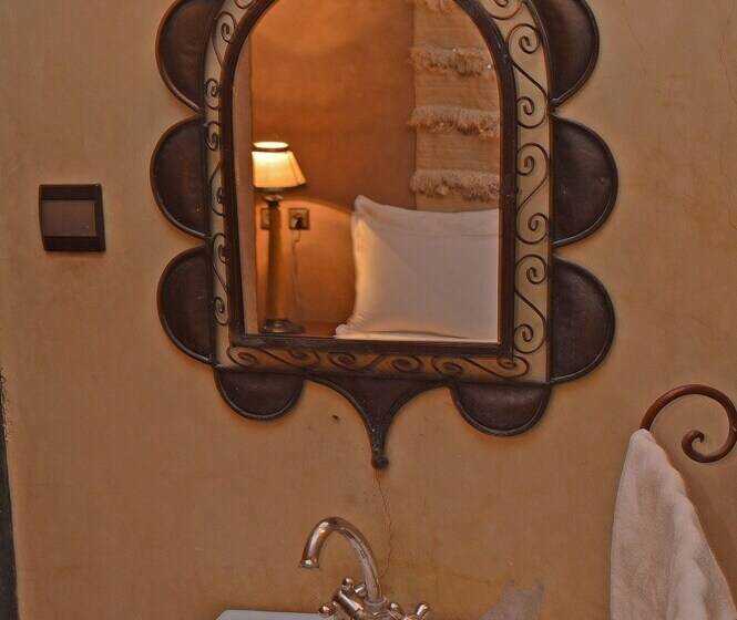 هتل Kasbah Sahara Services