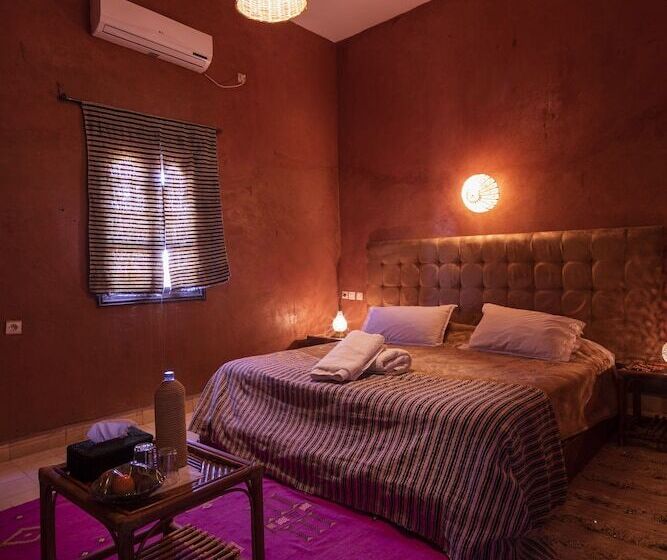 هتل Kasbah Sahara Services