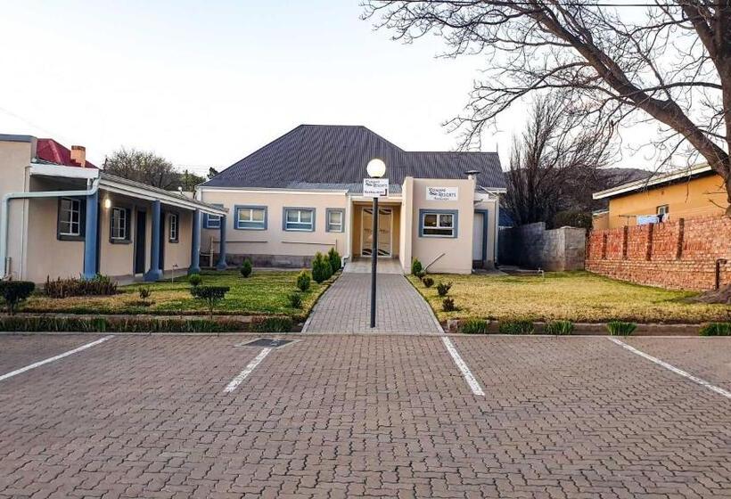 هتل Komani Resorts