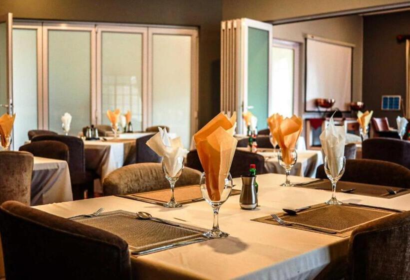 هتل Komani Resorts