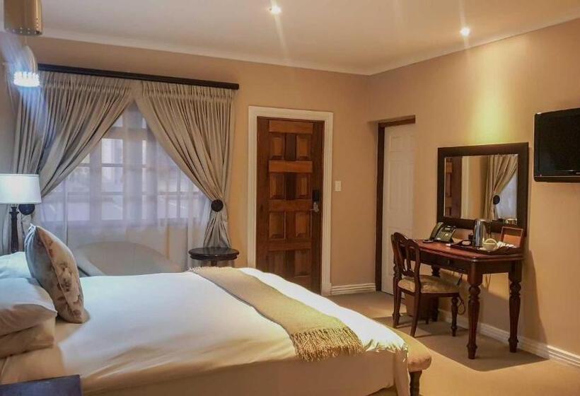 هتل Komani Resorts