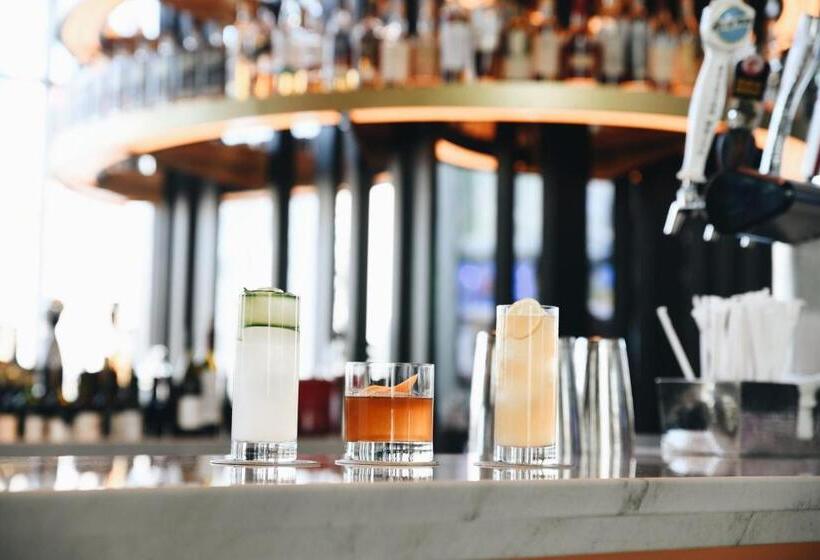 هتل Loews Kansas City