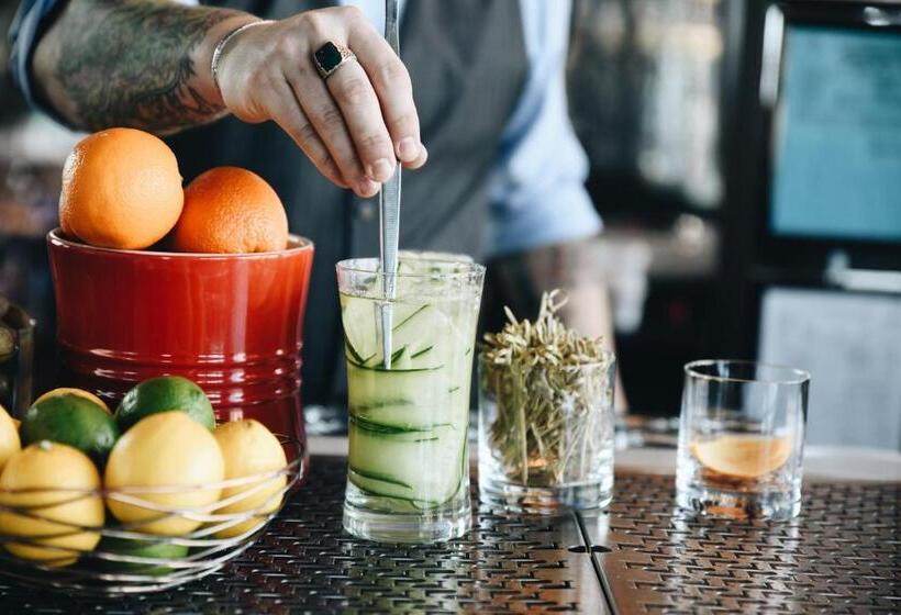 هتل Loews Kansas City