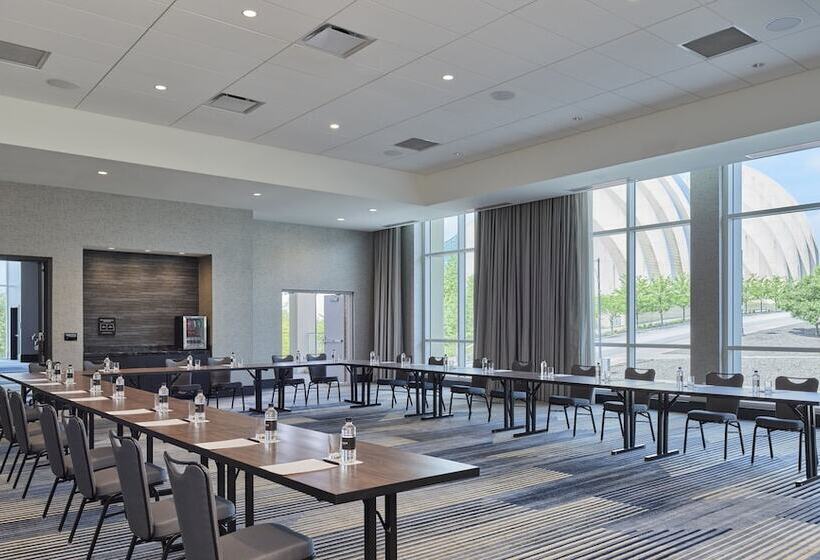 هتل Loews Kansas City