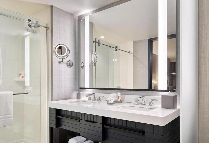 هتل Loews Kansas City