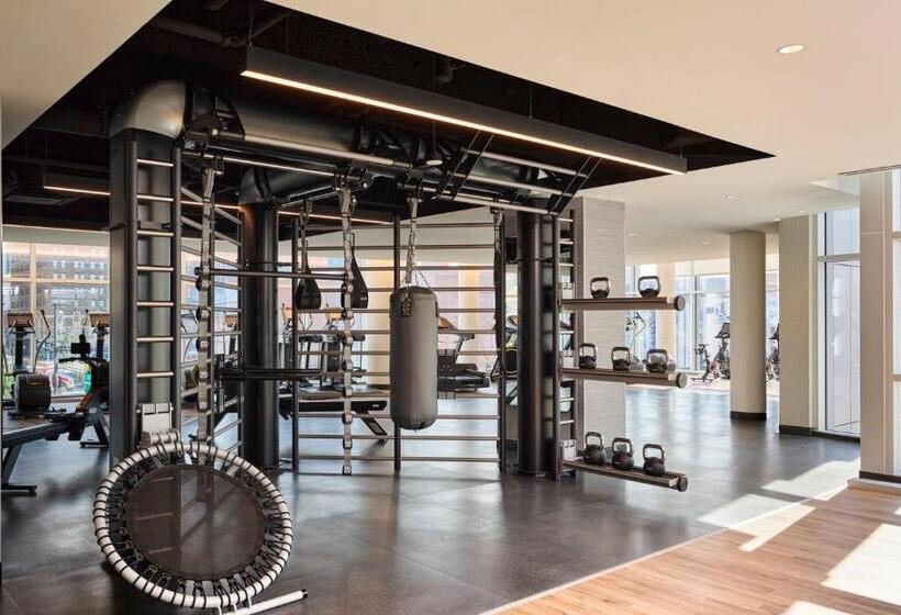 هتل Loews Kansas City