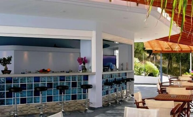 فندق Mesogeios 2000