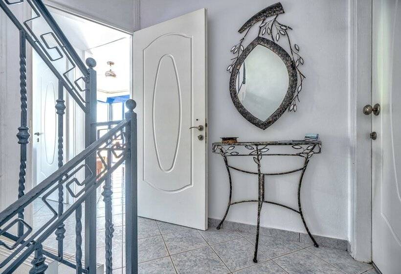 فندق Mesogeios 2000