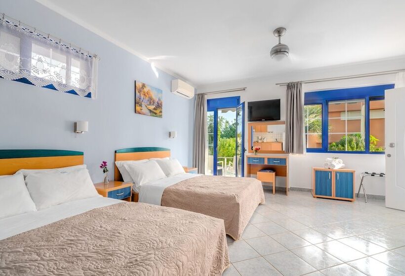 هتل Mesogeios 2000