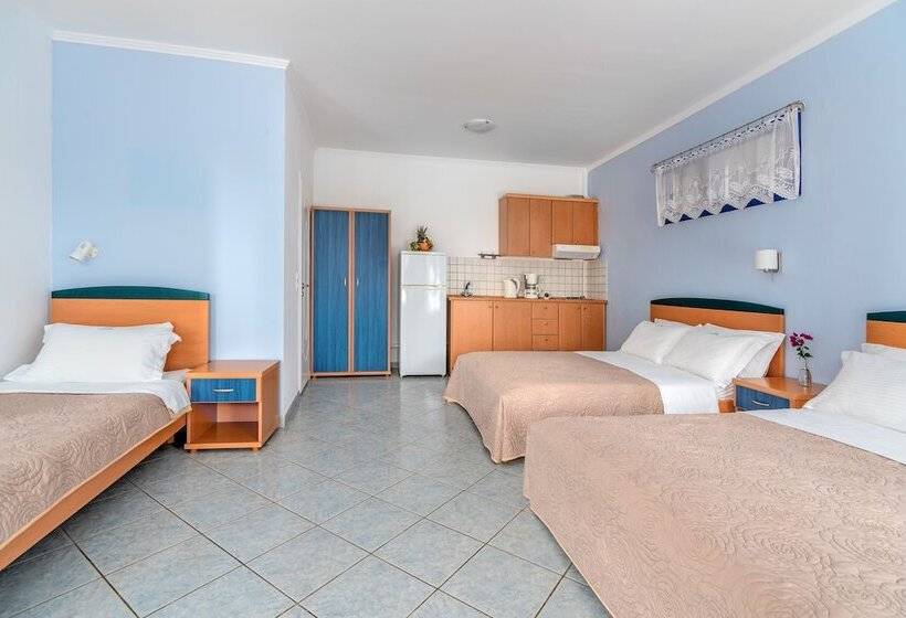 فندق Mesogeios 2000