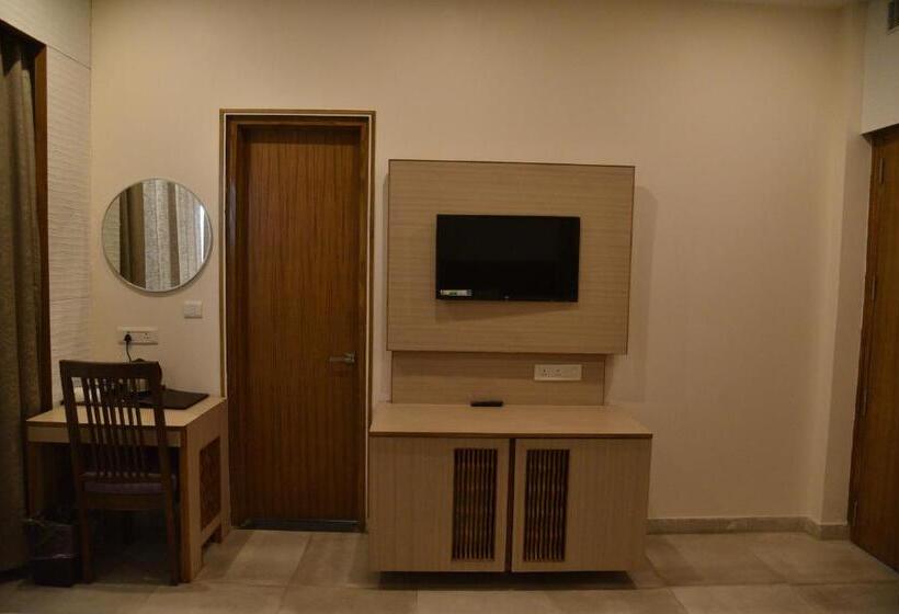 Hotel Vlm Grand Placid