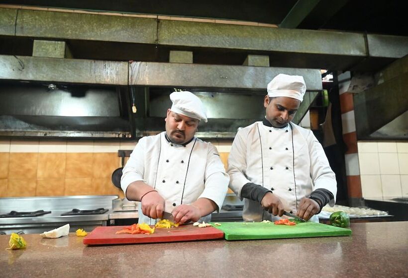 فندق Royal Palace