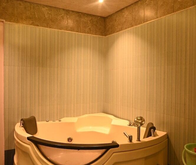 فندق Royal Palace