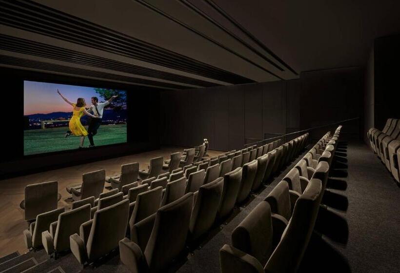 هتل The West Hollywood Edition