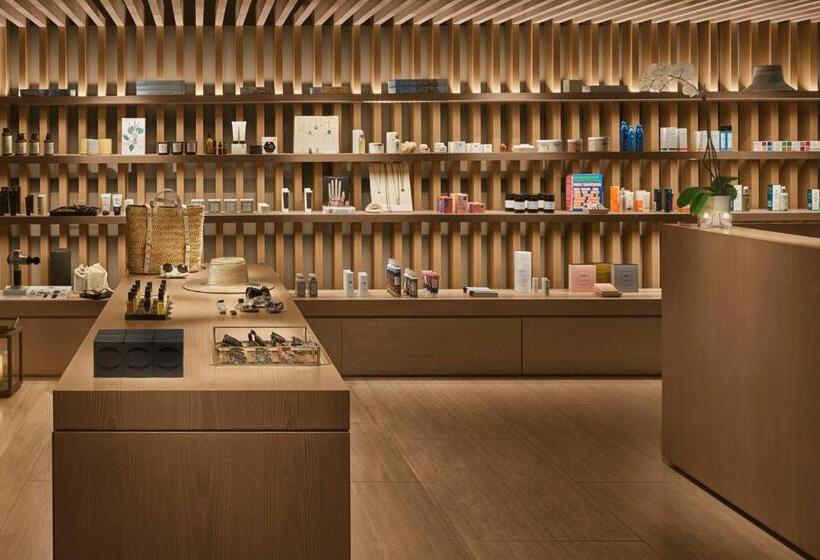 هتل The West Hollywood Edition