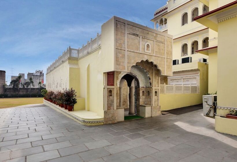 בית מלון כפרי Welcomheritage Ramgarh