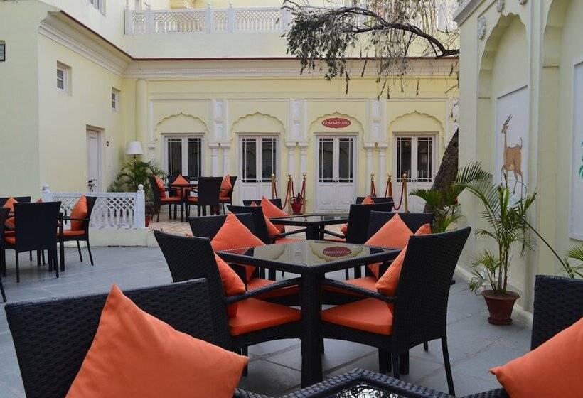 בית מלון כפרי Welcomheritage Ramgarh