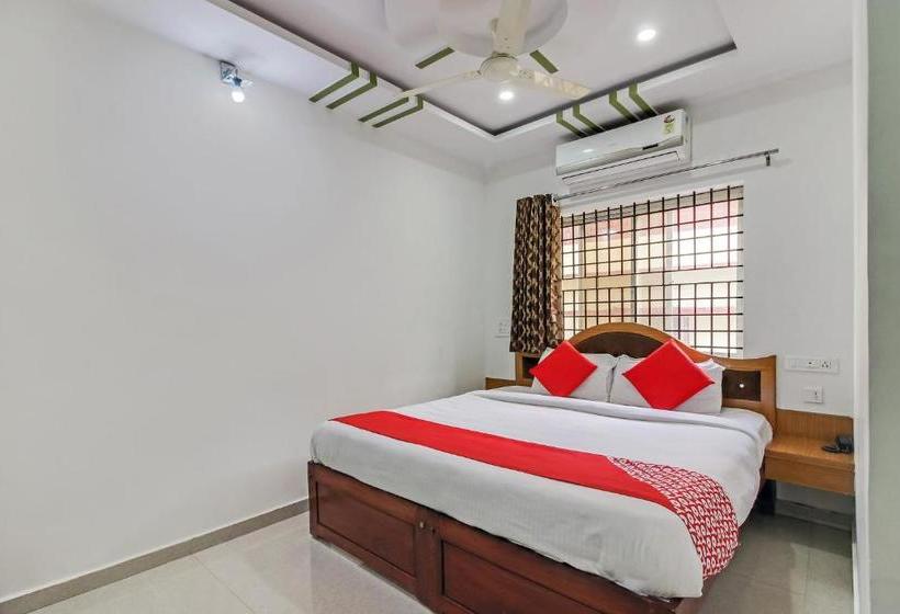 هتل Yesh Comforts By Oyo Rooms