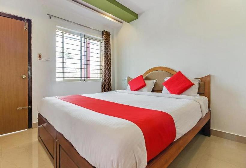 هتل Yesh Comforts By Oyo Rooms