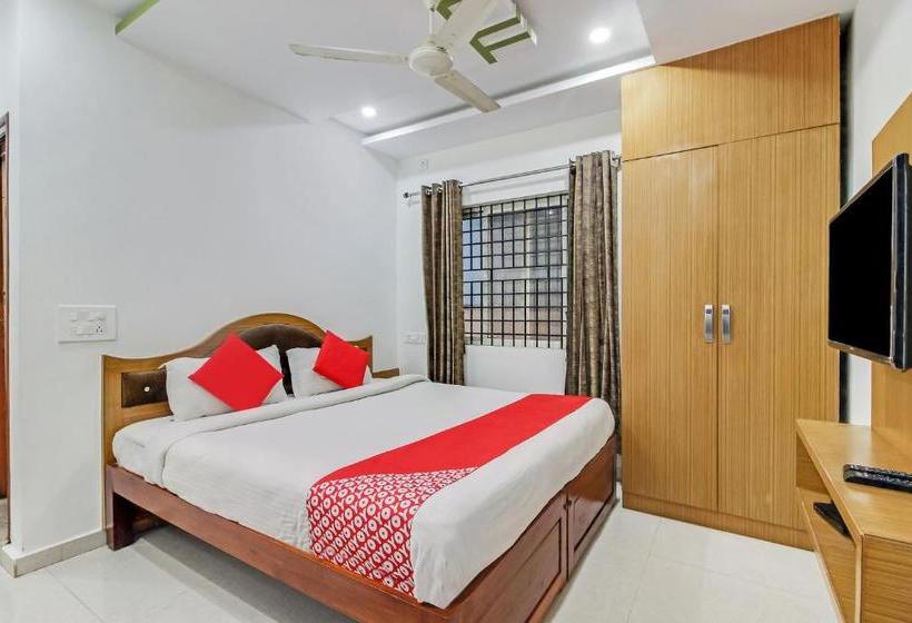 هتل Yesh Comforts By Oyo Rooms